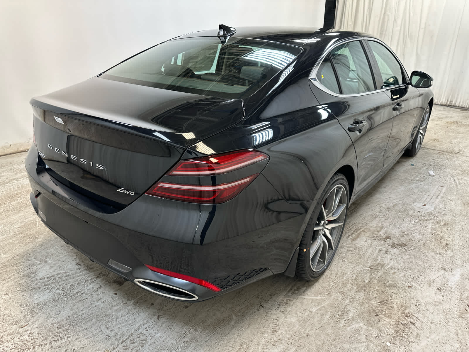 2025 GENESIS G70 Standard - Photo 6