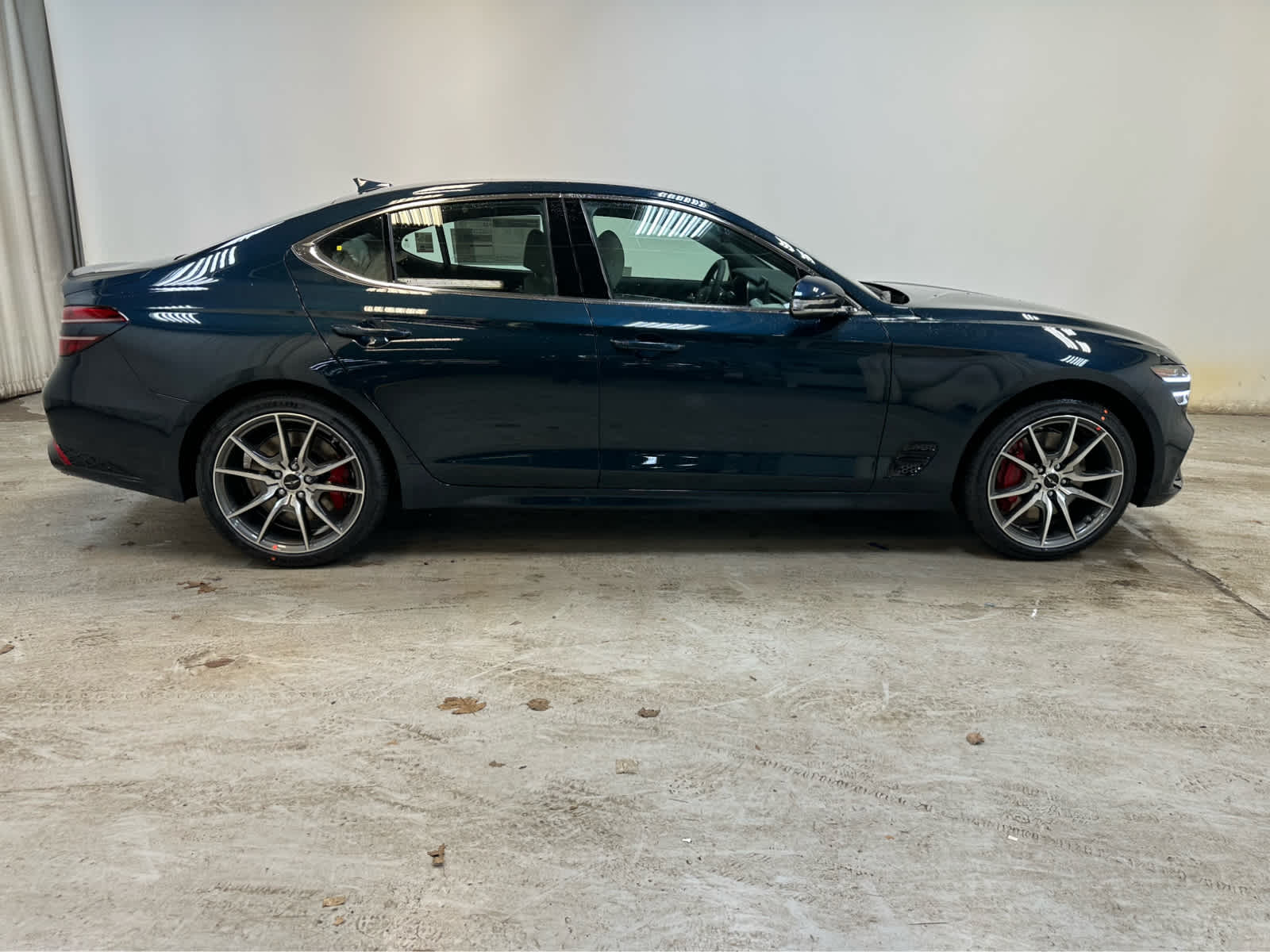 2025 GENESIS G70 Standard - Photo 7