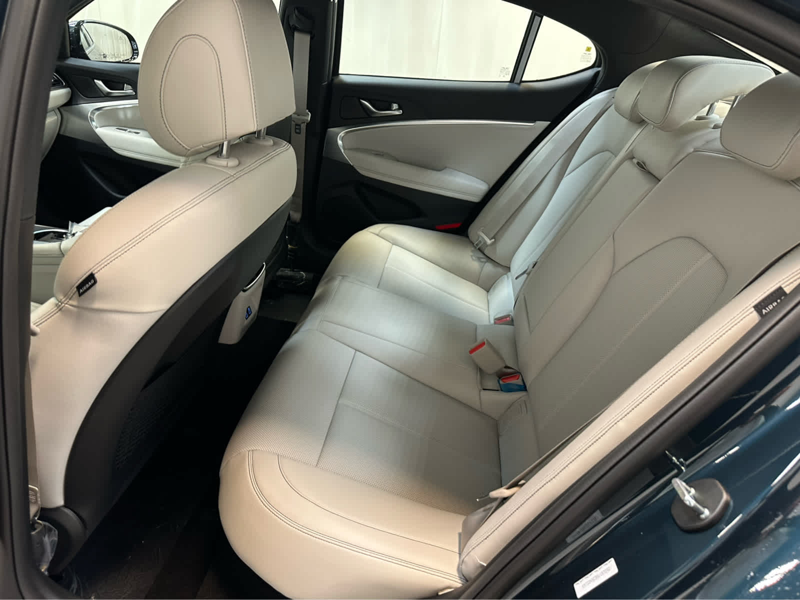 2025 GENESIS G70 Standard - Photo 9