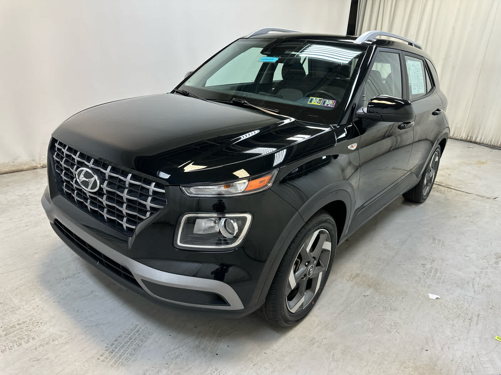 2022 Hyundai Venue SEL Limited photo 3