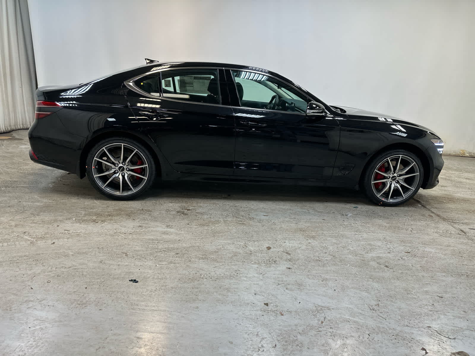 2025 GENESIS G70 Standard - Photo 7