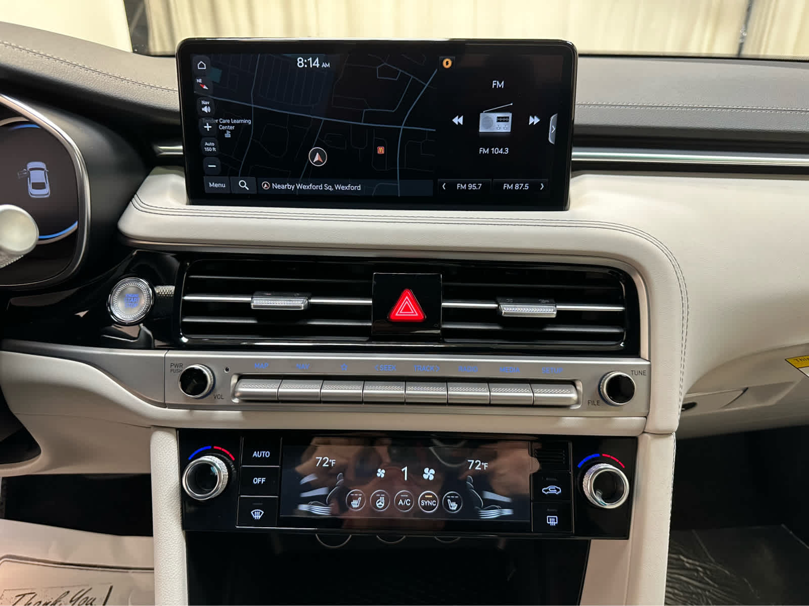 2025 GENESIS G70 Standard - Photo 15