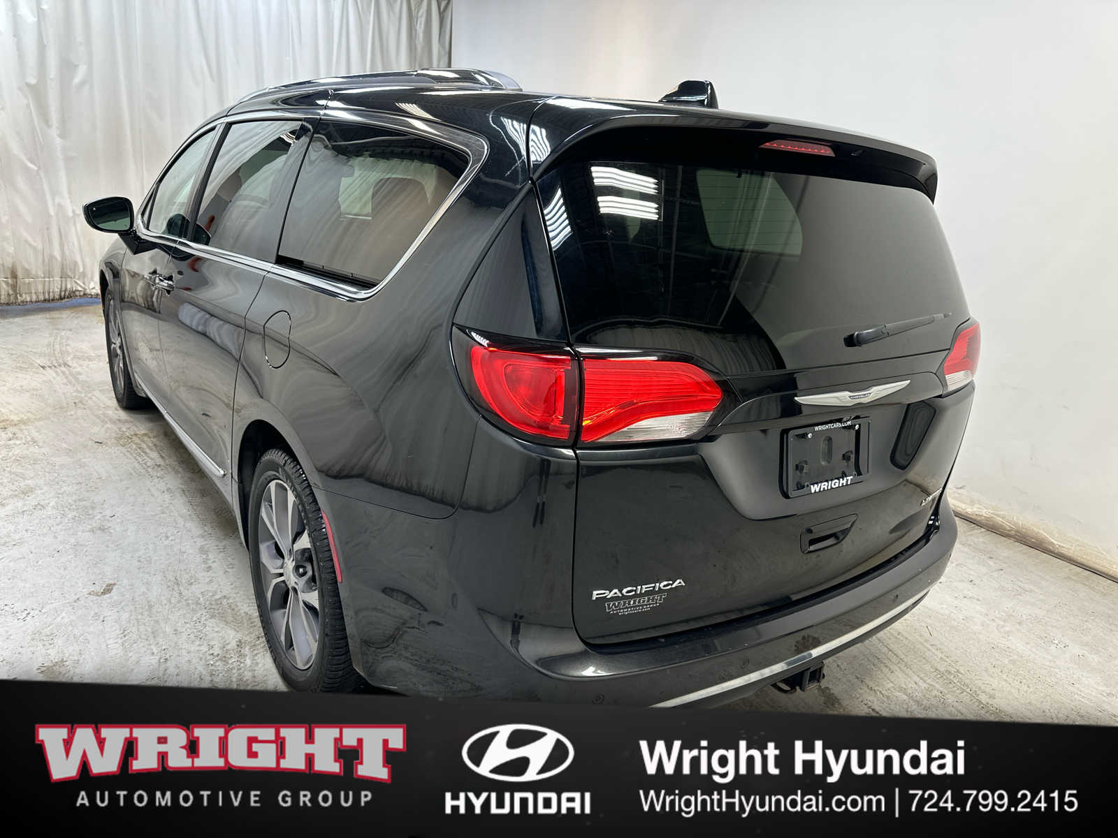 2017 Chrysler Pacifica Limited photo 4