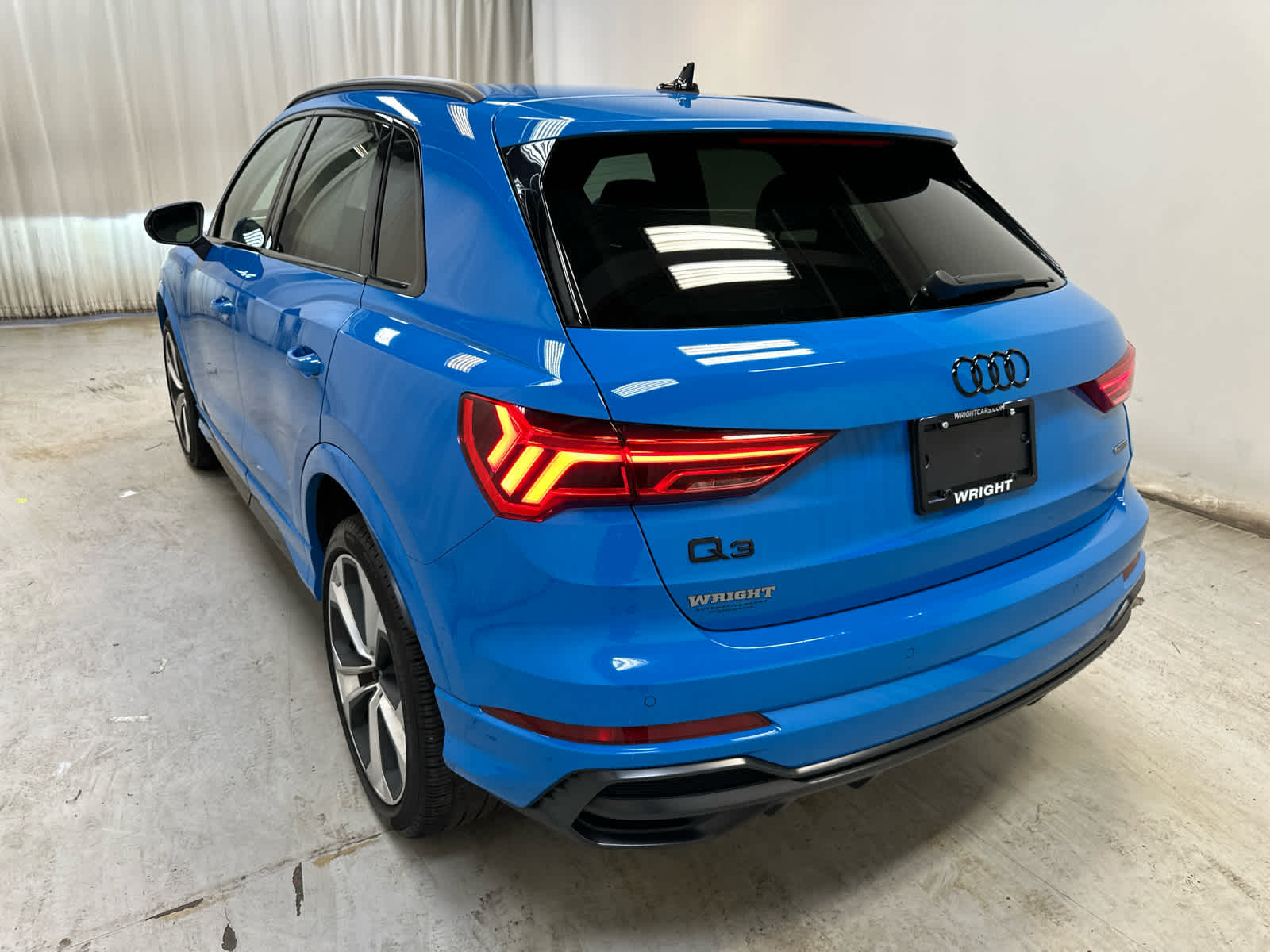 2022 Audi Q3 45 TFSI S line Premium photo 4