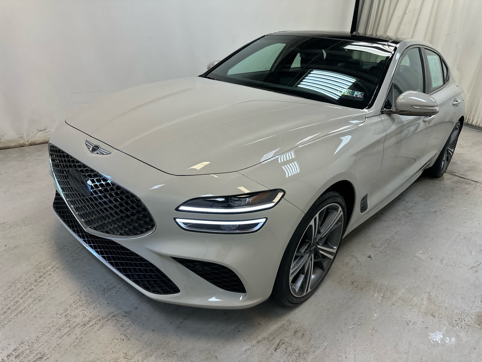 2025 Genesis G70 2.5T Sport Prestige photo 3