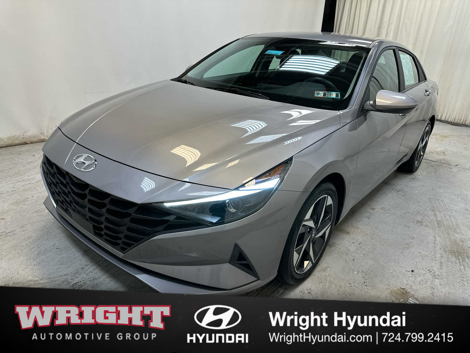 2023 Hyundai Elantra SEL photo 3