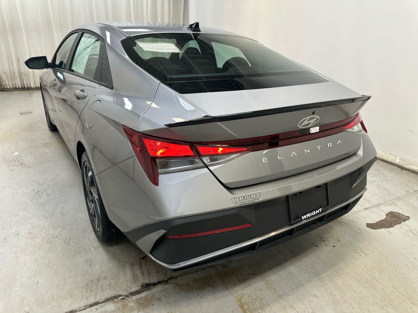 2025 Hyundai Elantra SEL Sport photo 4