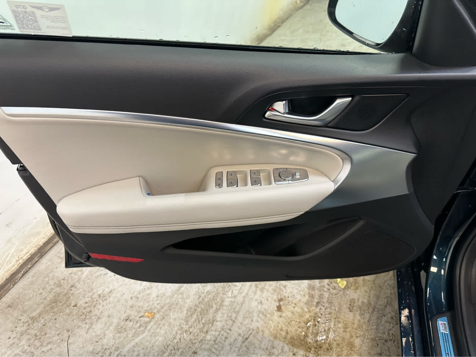 2025 GENESIS G70 Standard - Photo 10