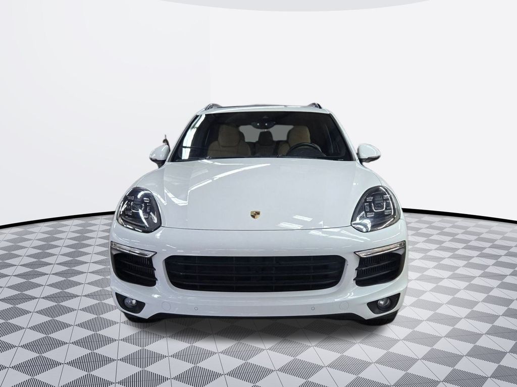 2018 Porsche Cayenne S photo 2