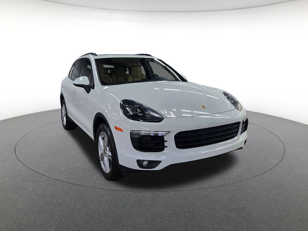 2018 Porsche Cayenne S photo 3