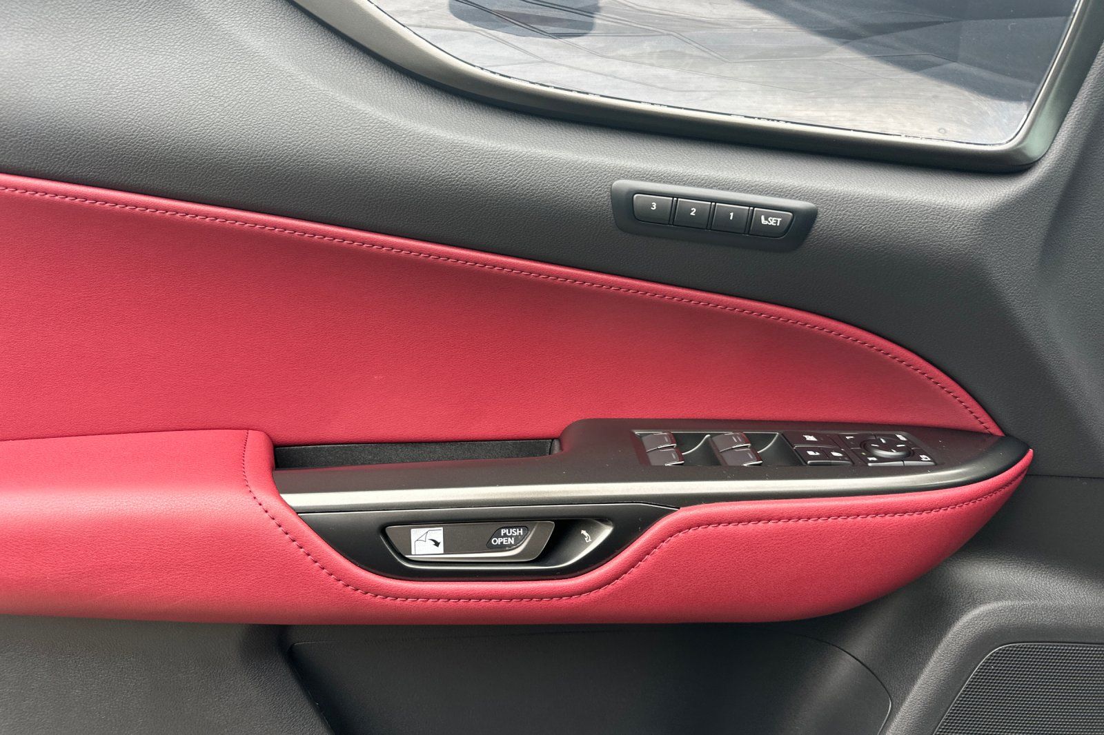 2024 Lexus NX 250 - Photo 13