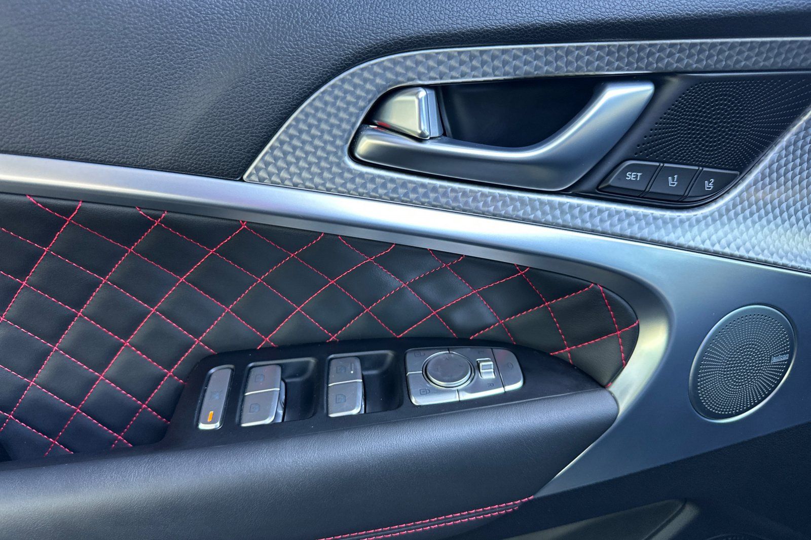 2023 GENESIS G70 Standard - Photo 14
