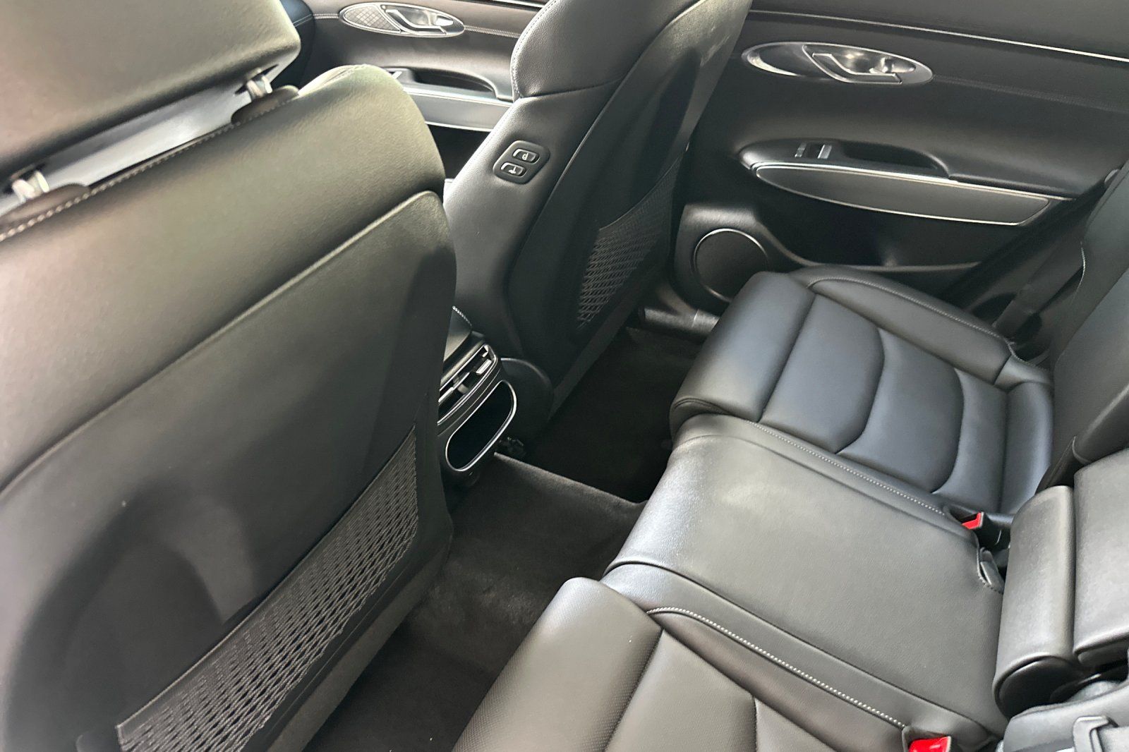 2023 GENESIS GV70 Standard - Photo 15