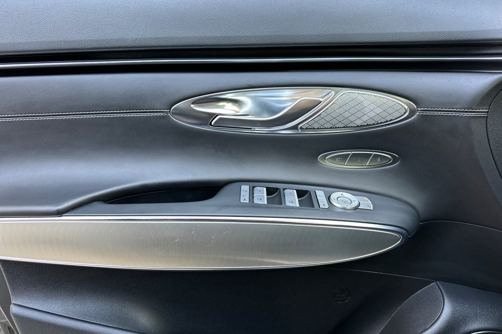 2023 GENESIS GV70 Standard - Photo 14
