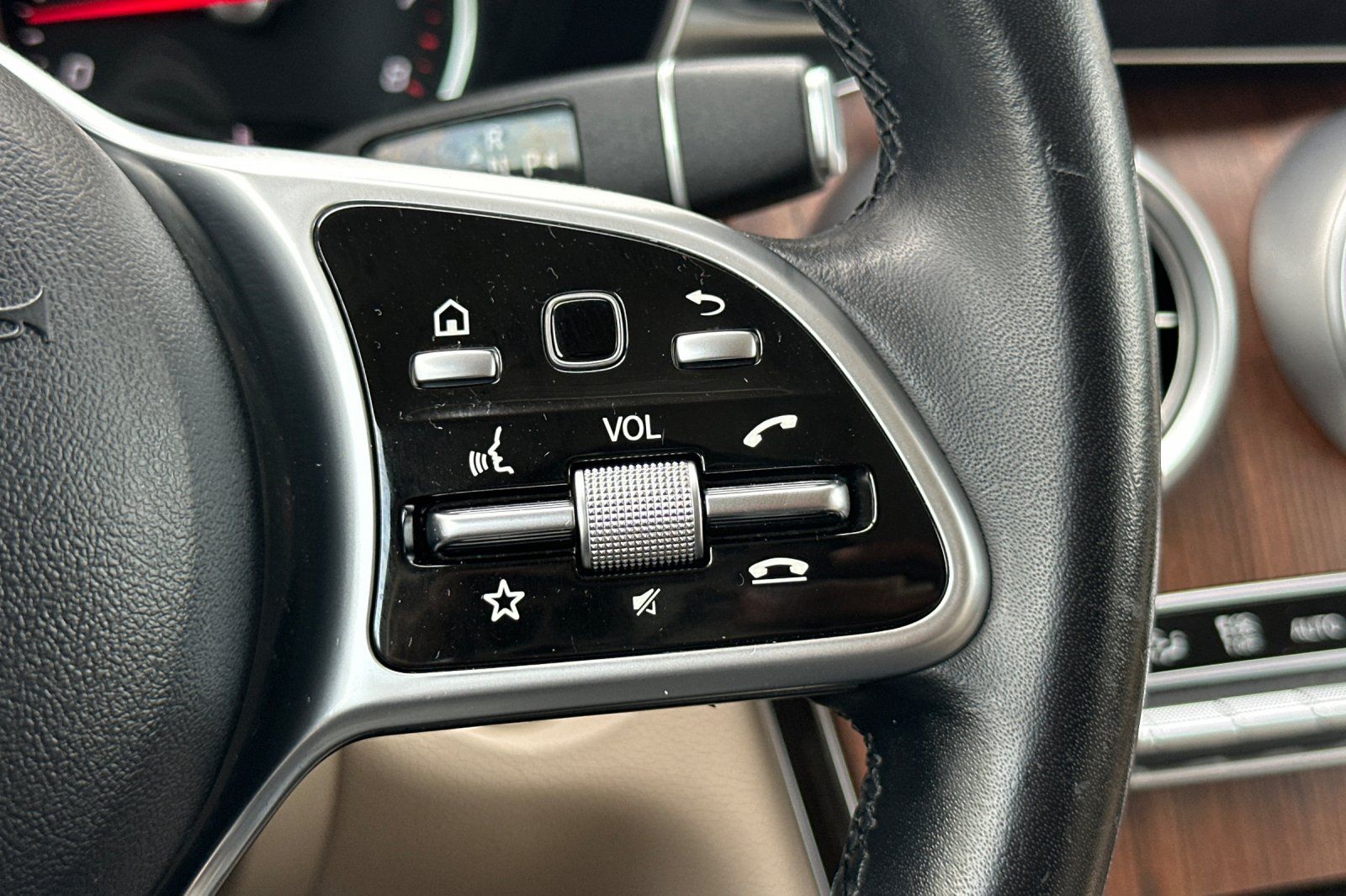2021 Mercedes-Benz GLC GLC300 - Photo 29