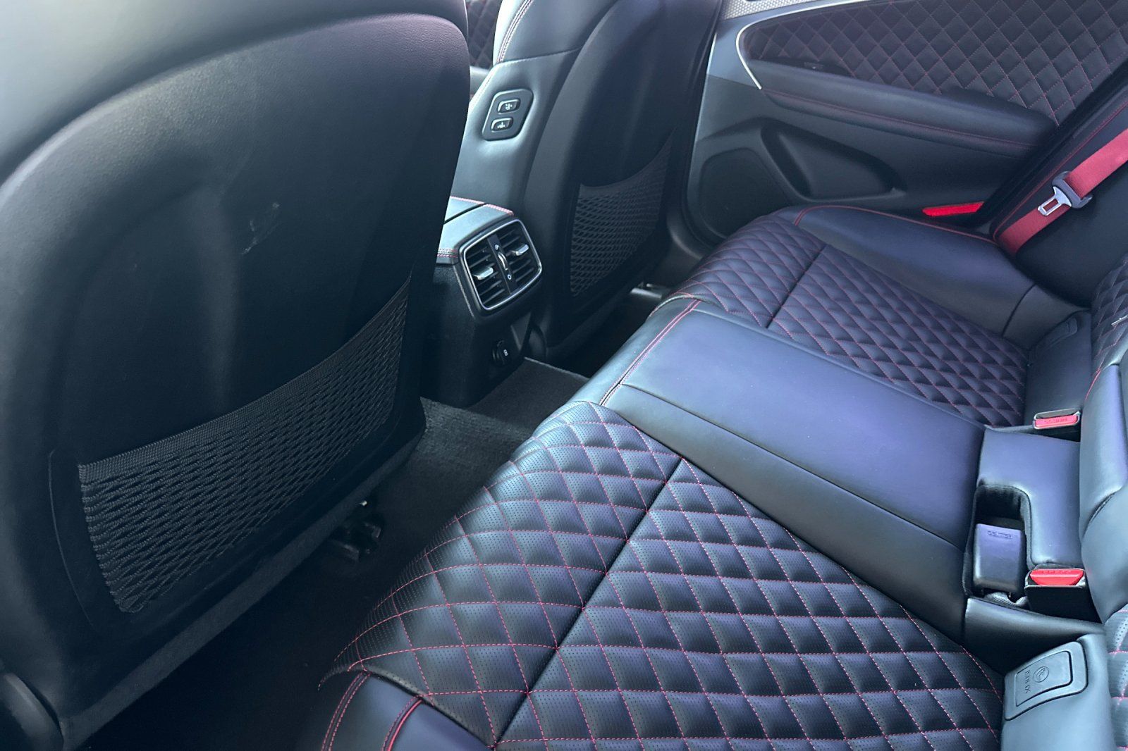 2023 GENESIS G70 Standard - Photo 15