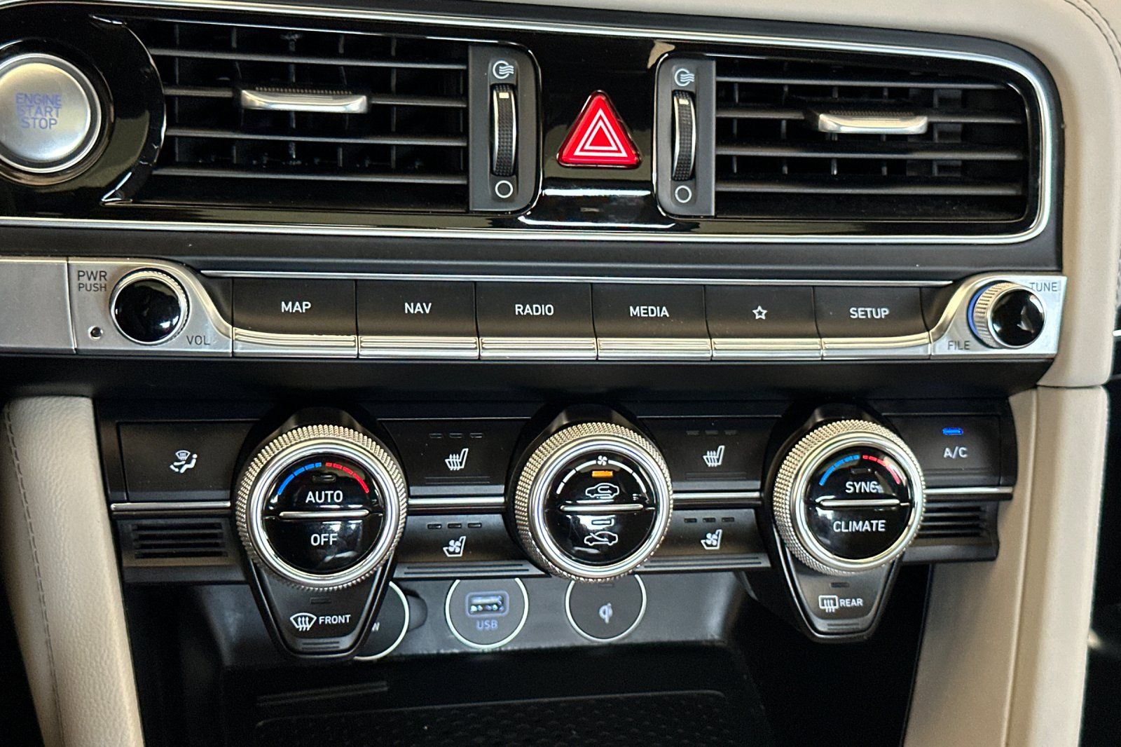 2023 GENESIS G70 Standard - Photo 25