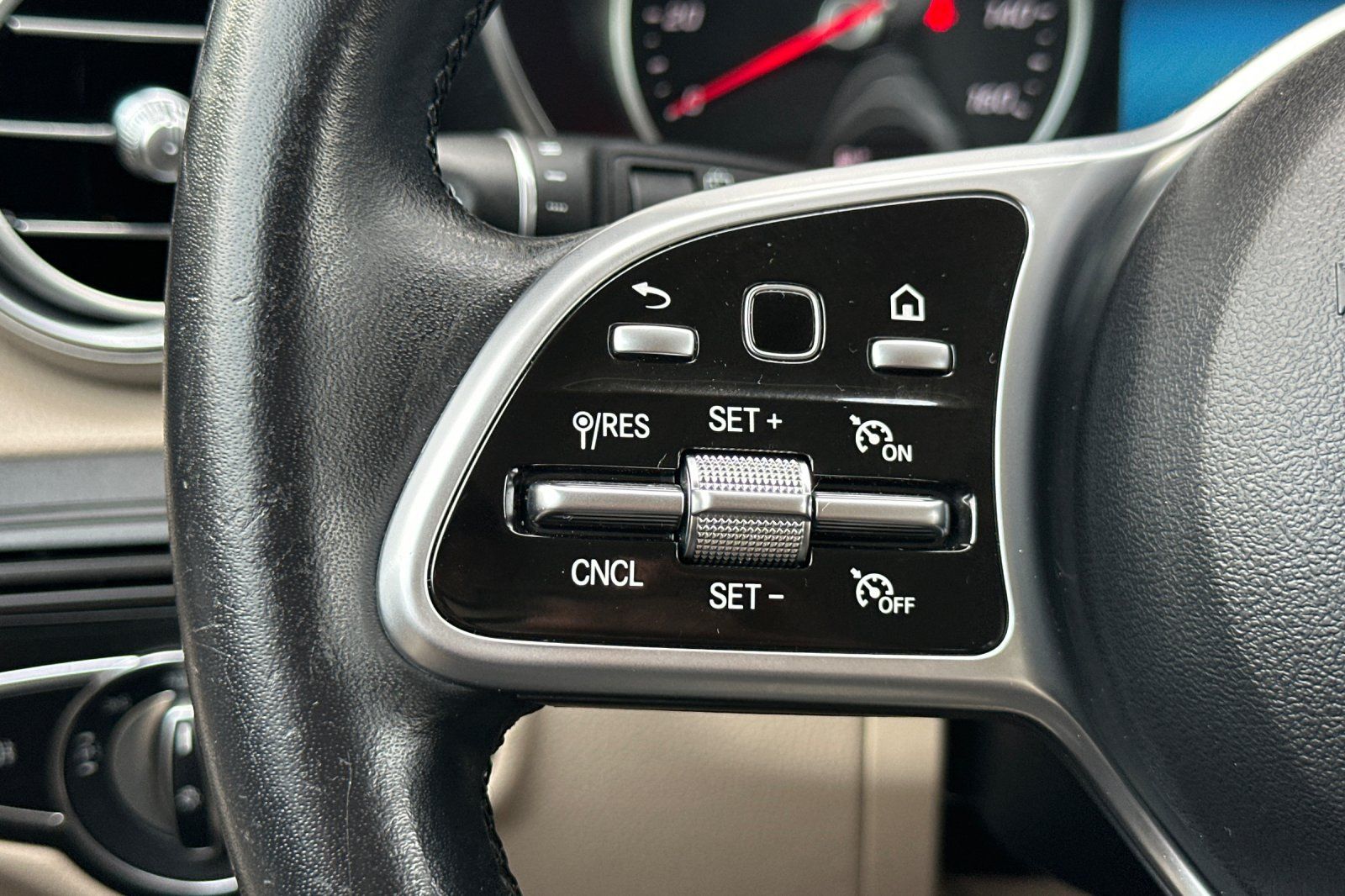 2021 Mercedes-Benz GLC GLC300 - Photo 28