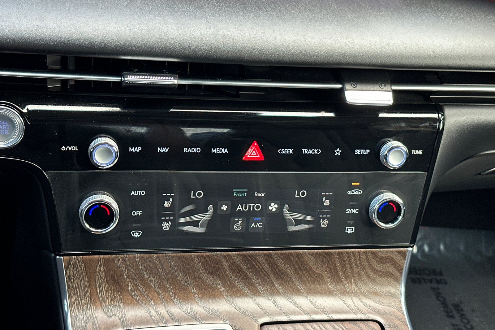 2026 GENESIS G80 Advanced - Photo 25