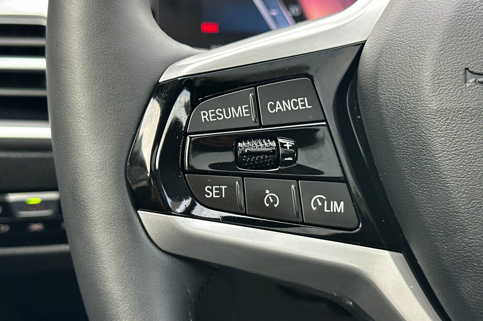 2025 BMW i4 40 - Photo 28