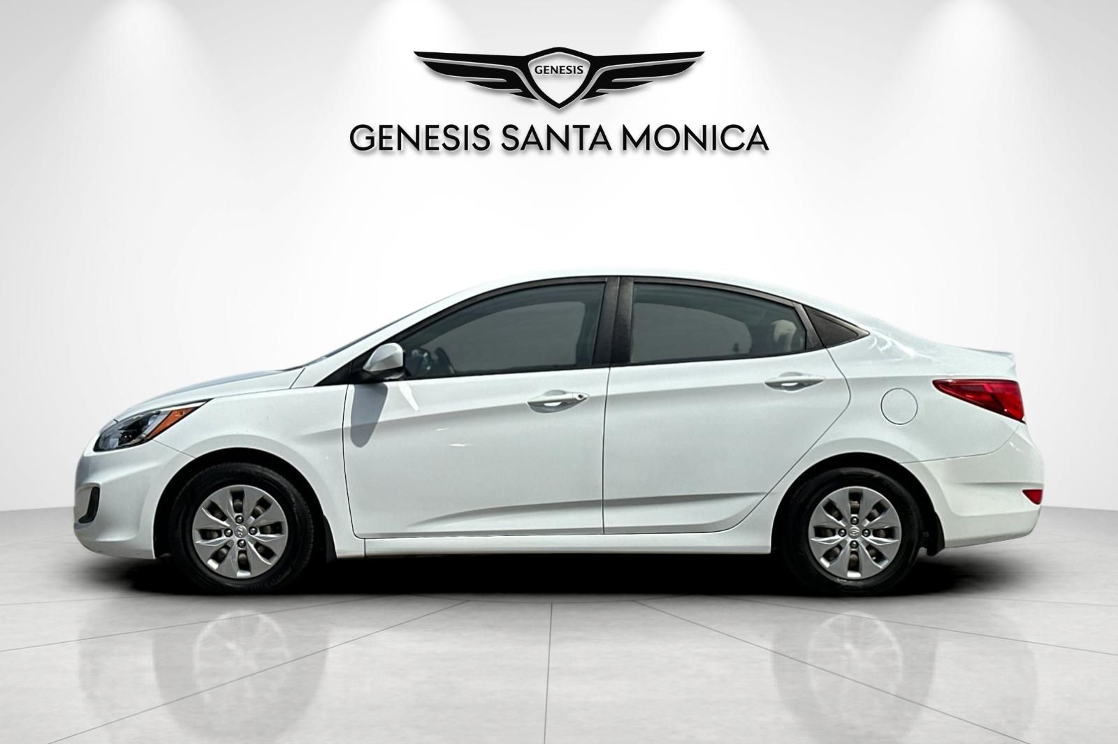 2016 Hyundai Accent SE photo 3