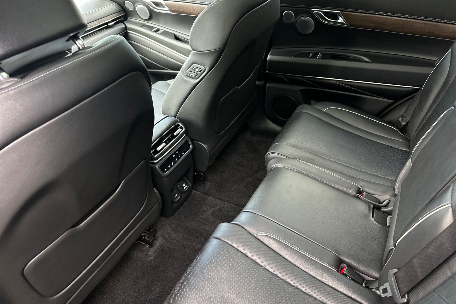 2026 GENESIS GV80 Prestige - Photo 15