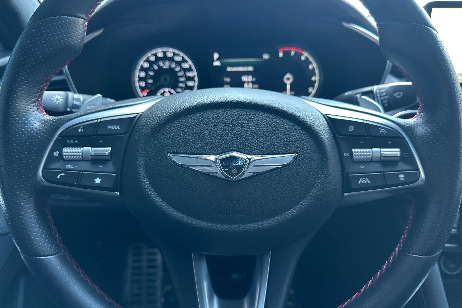 2023 GENESIS G70 Standard - Photo 29