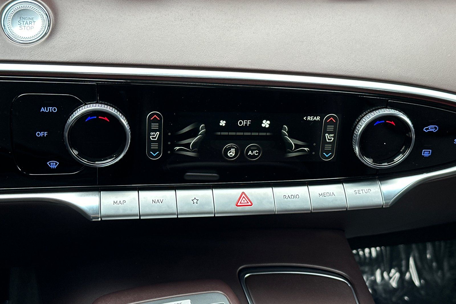 2023 GENESIS GV70 Standard - Photo 26
