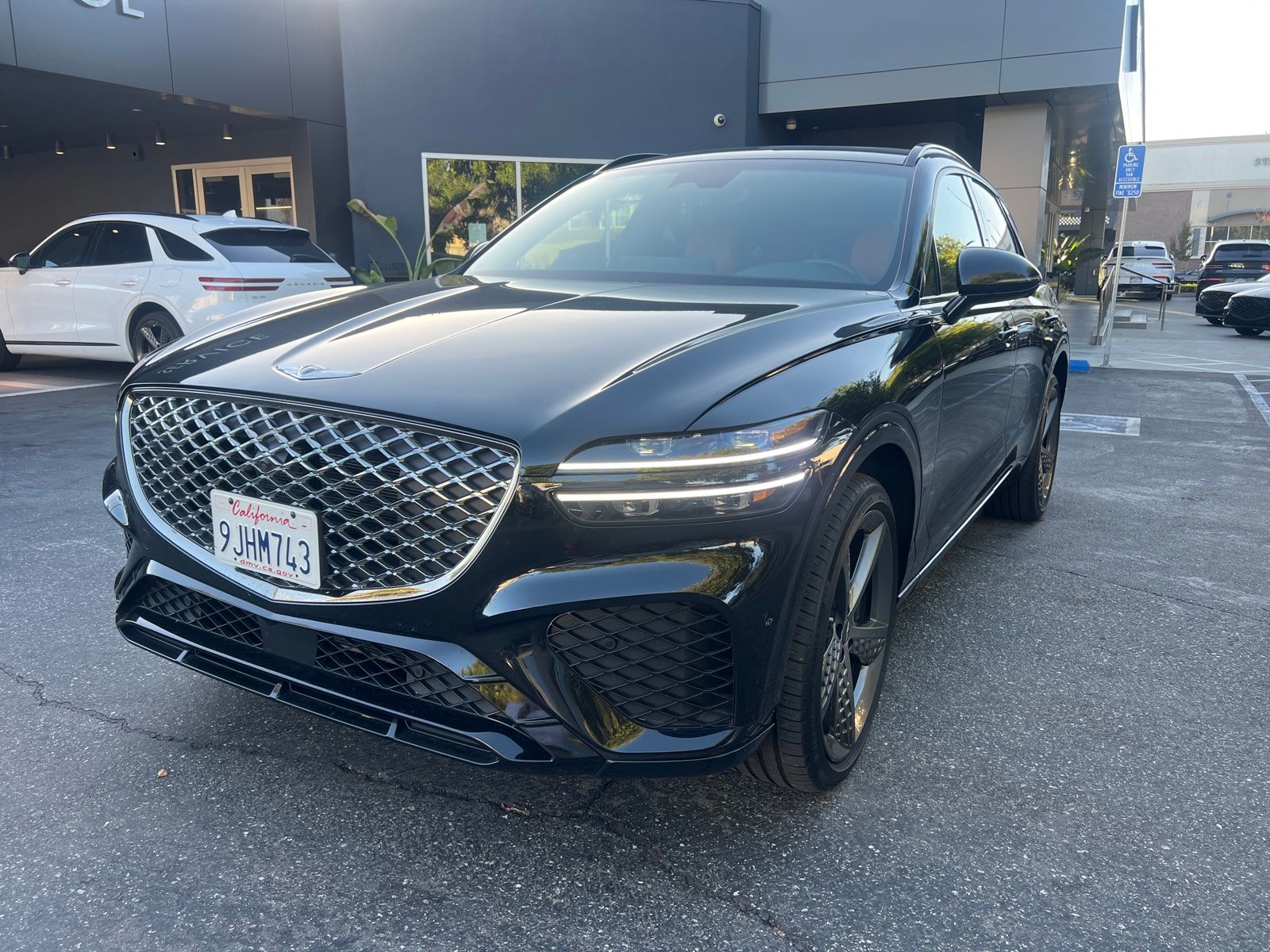 2023 GENESIS GV70