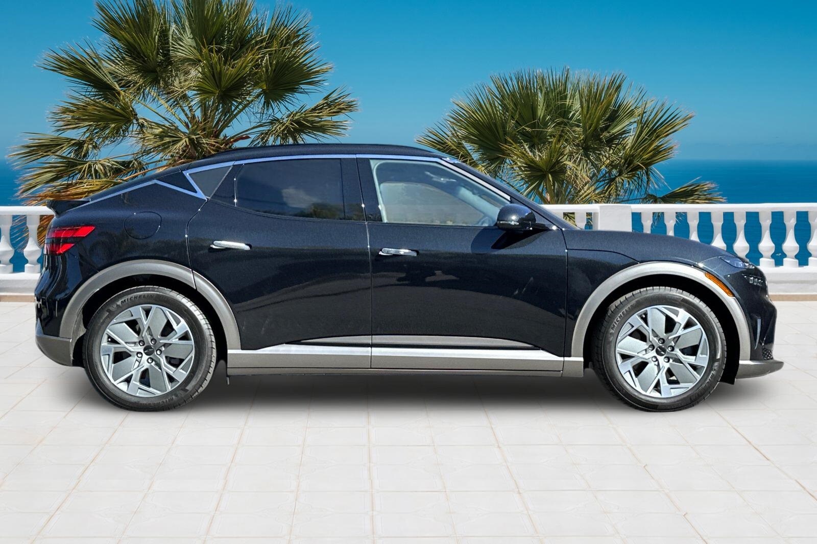 2025 Genesis GV60 photo 3