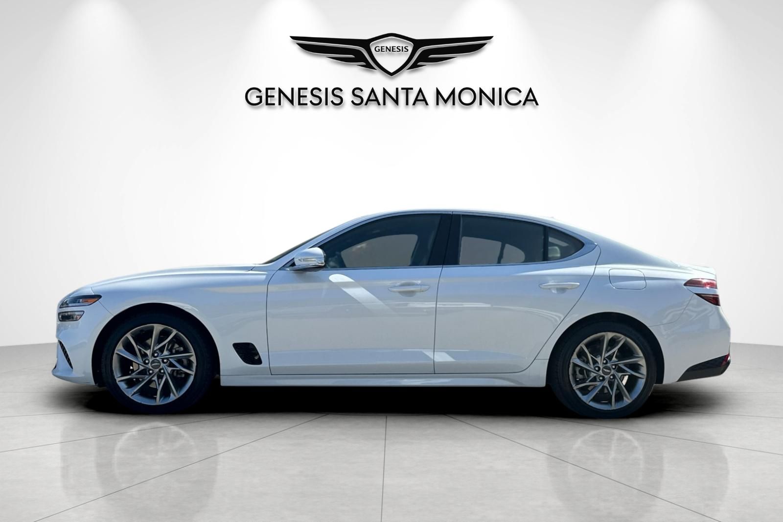 2022 GENESIS G70 Standard - Photo 8