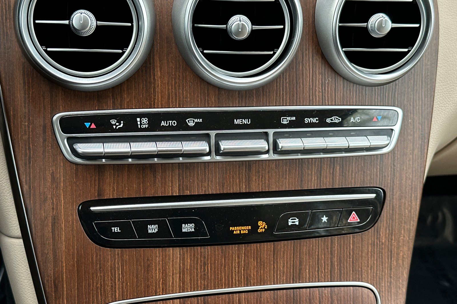 2021 Mercedes-Benz GLC GLC300 - Photo 24
