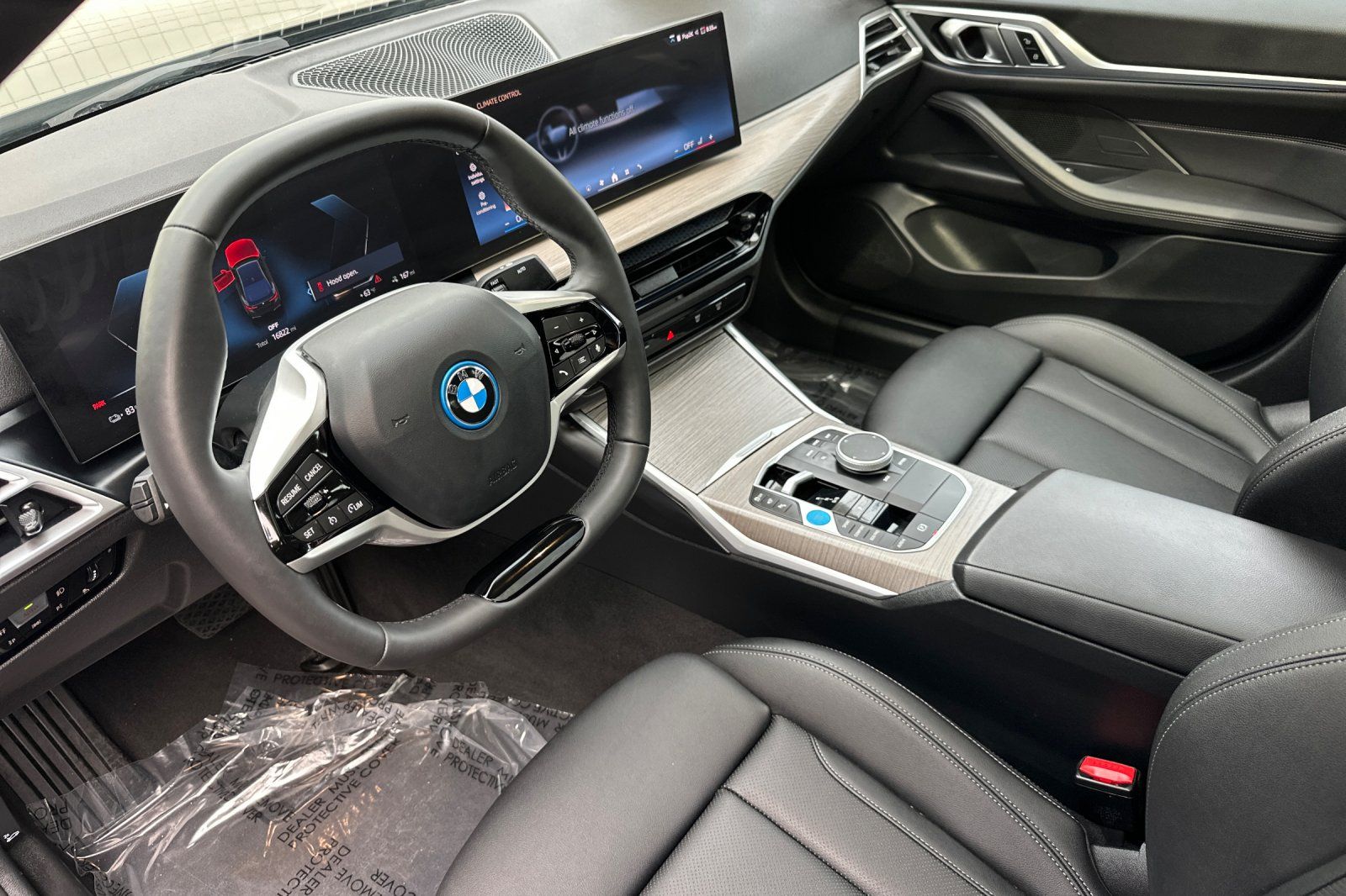 2025 BMW i4 40 - Photo 11