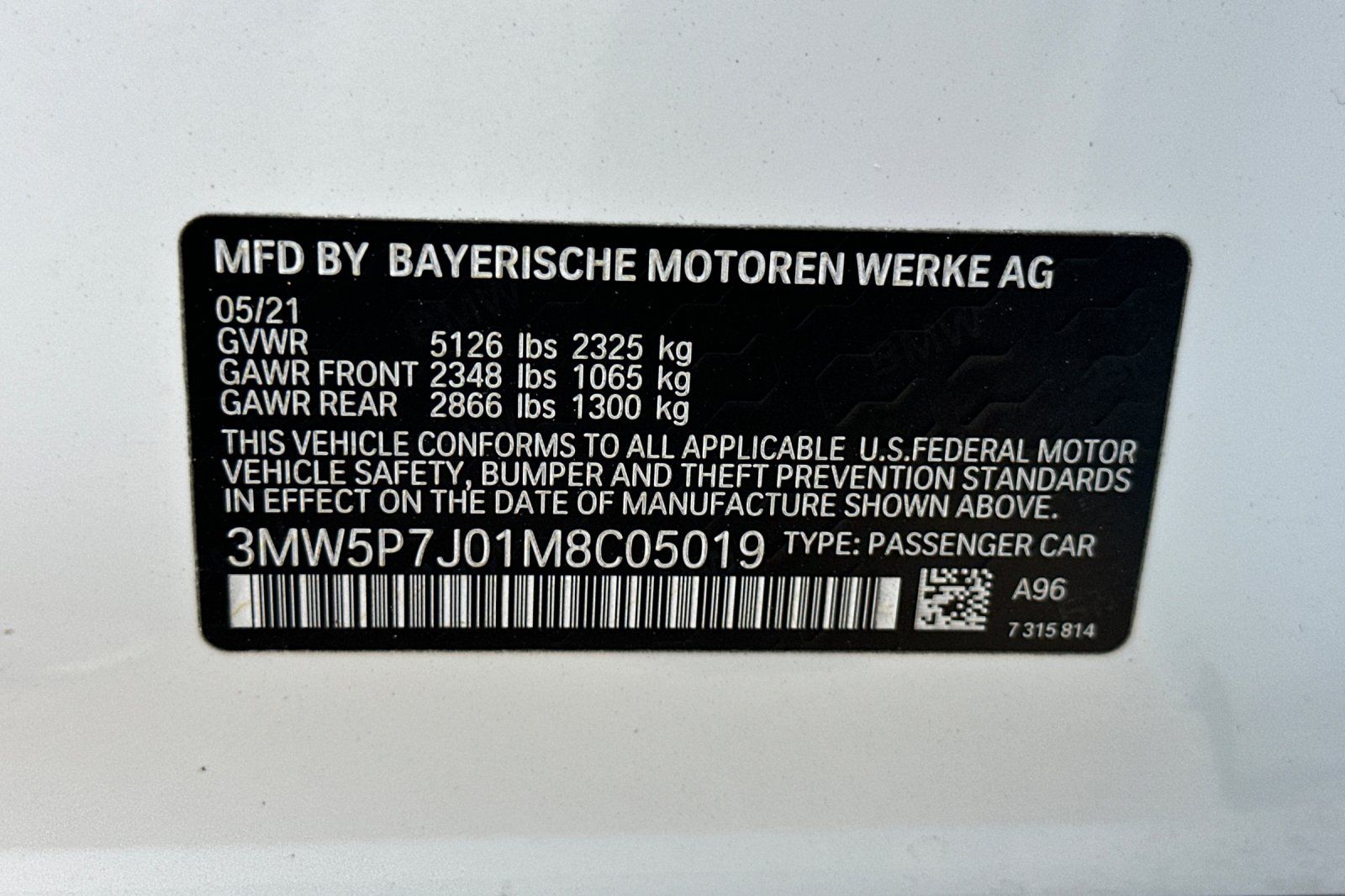 2021 BMW 3 Series 330e - Photo 37
