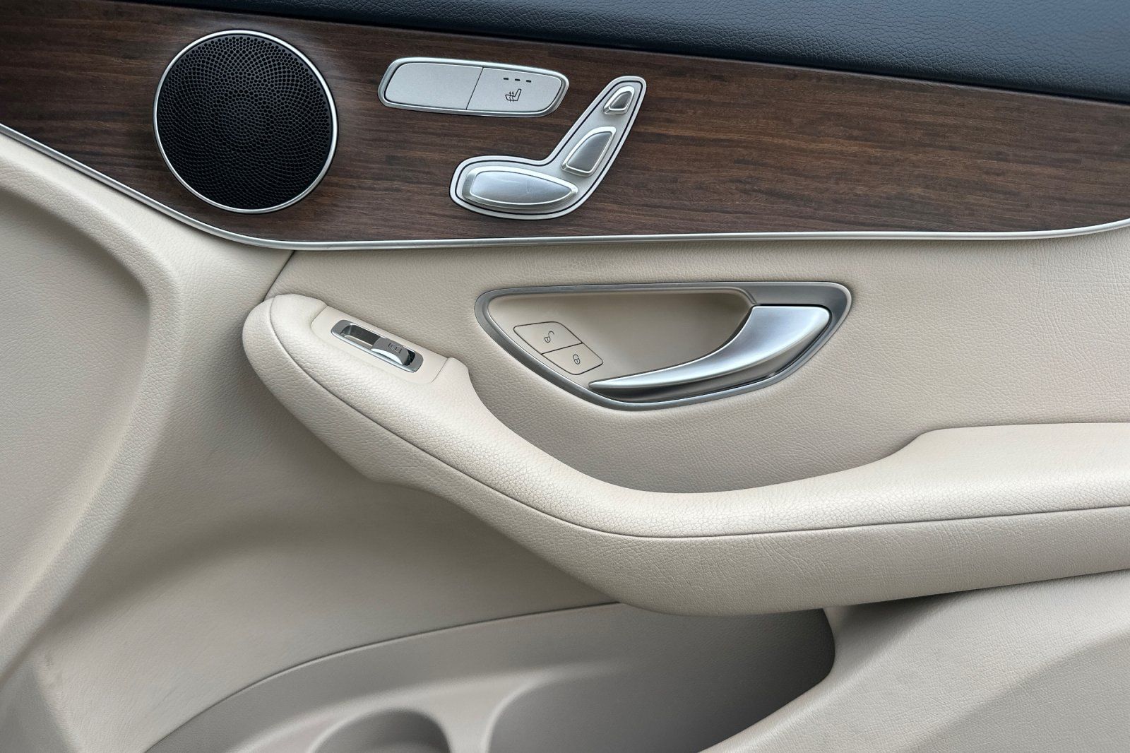 2021 Mercedes-Benz GLC GLC300 - Photo 20