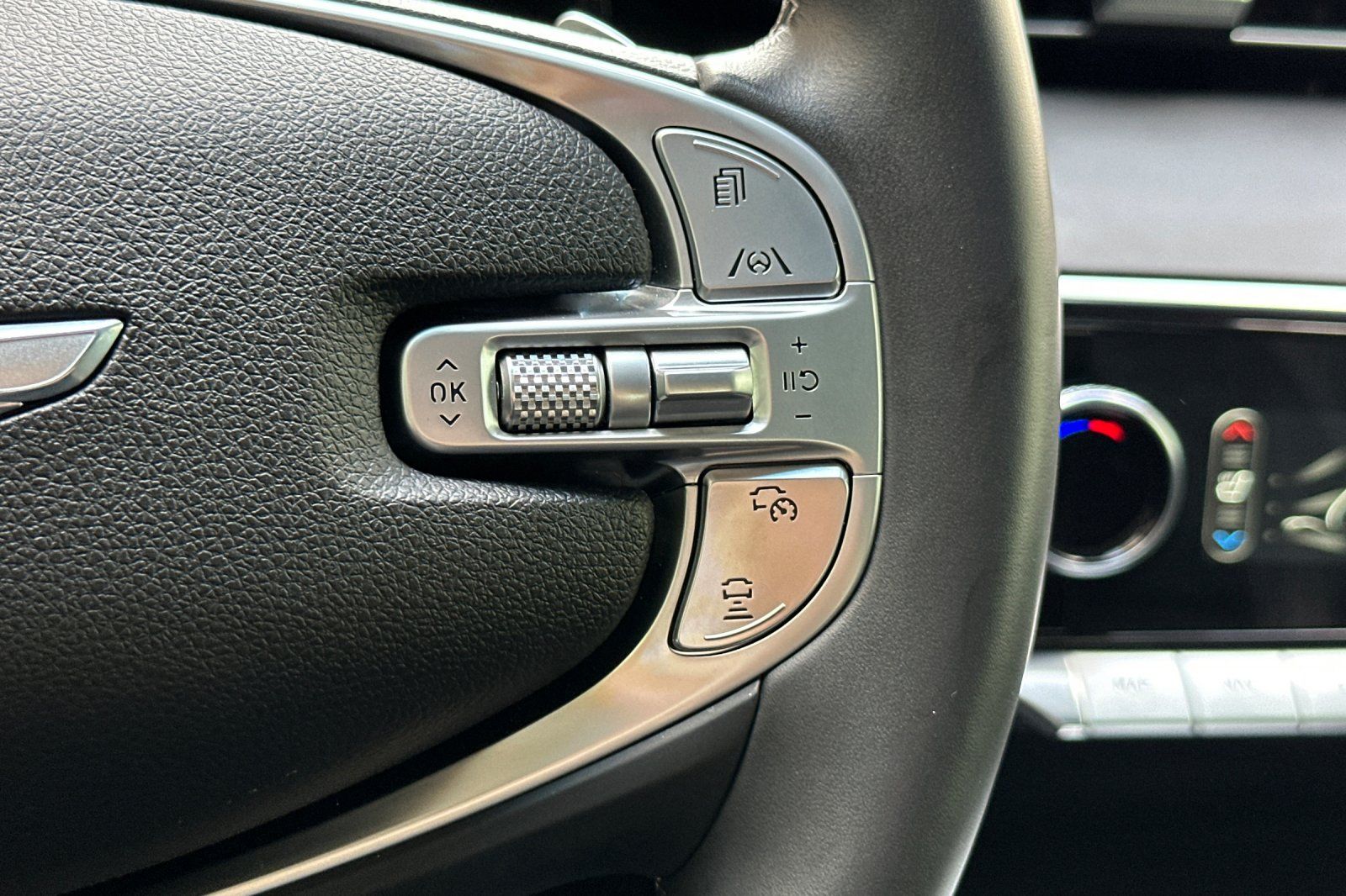 2023 GENESIS GV70 Standard - Photo 31