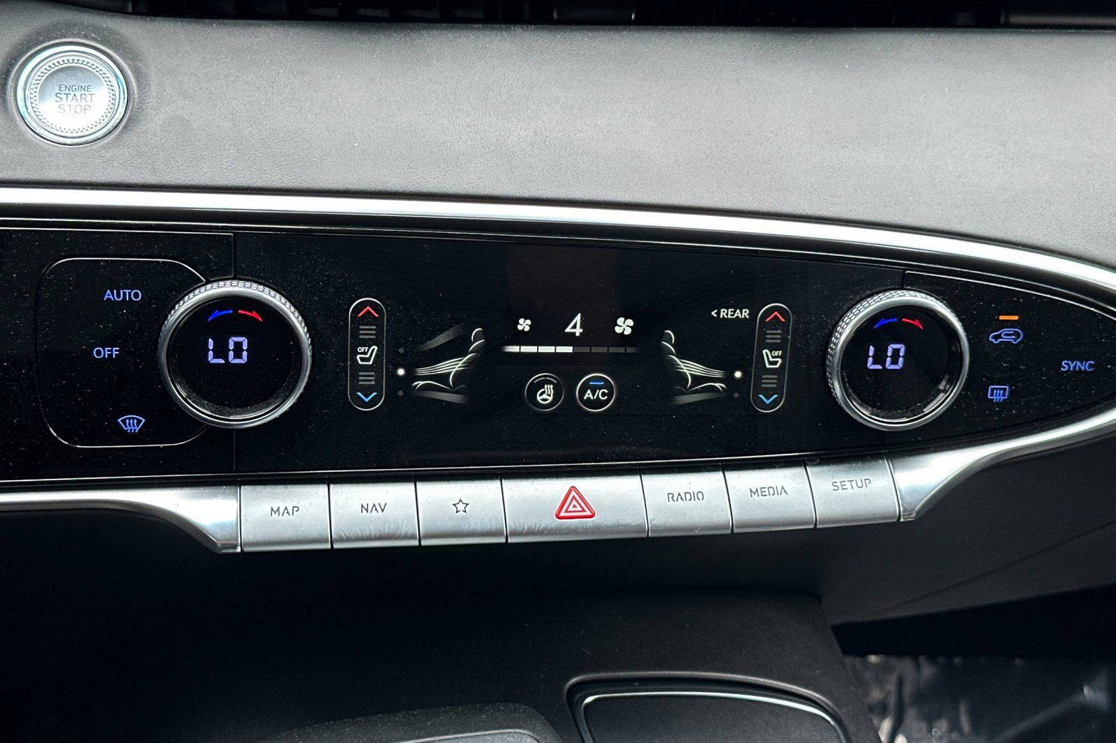 2023 GENESIS GV70 Standard - Photo 26