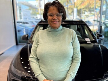Staff member Lucile Sabal from ID_6e3dd2f39feb