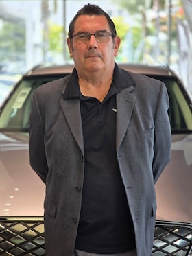 Staff member Edward Rocha from ID_2bb437471012