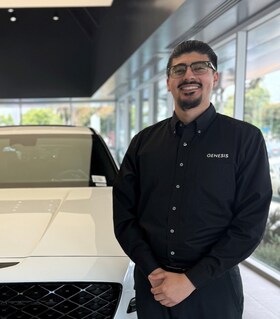 Staff member Victor Robledo from ID_69ced6b4e637