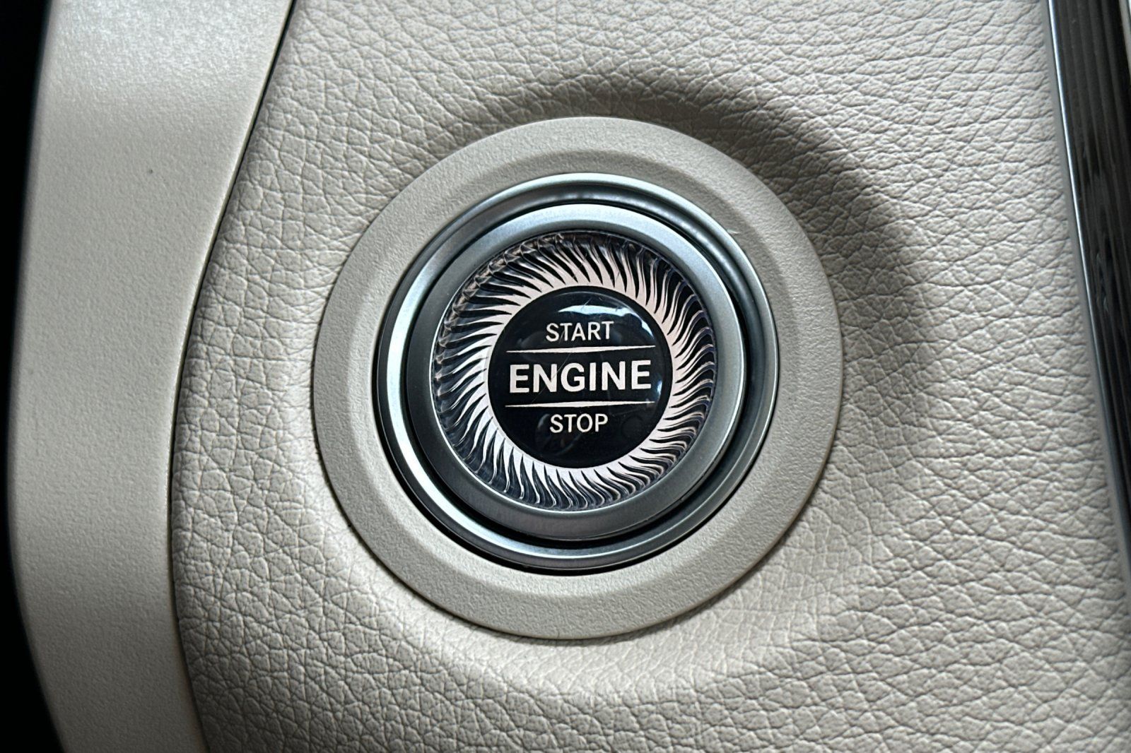 2021 Mercedes-Benz GLC GLC300 - Photo 26