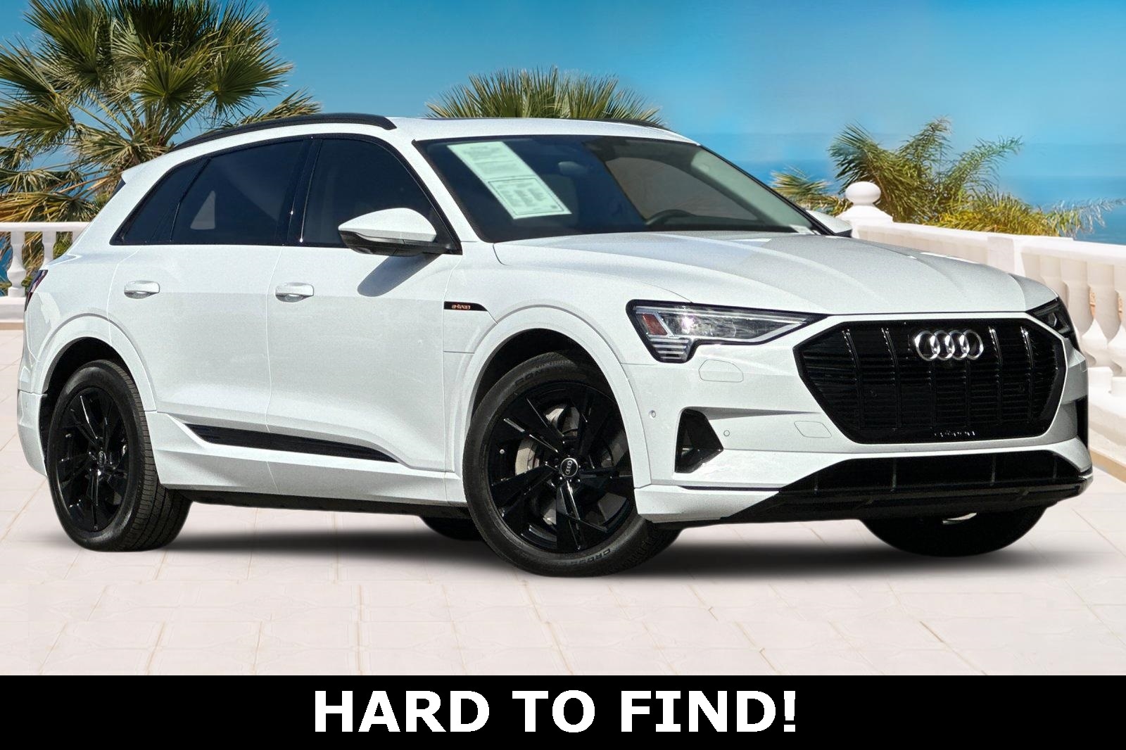 2022 Audi e-tron Premium's photo