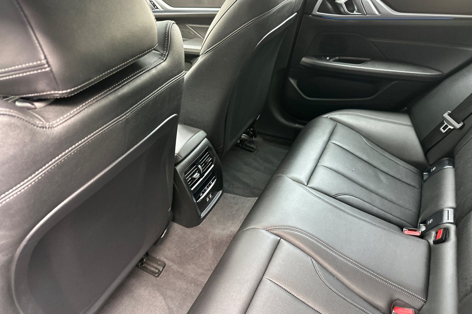 2025 BMW i4 40 - Photo 14