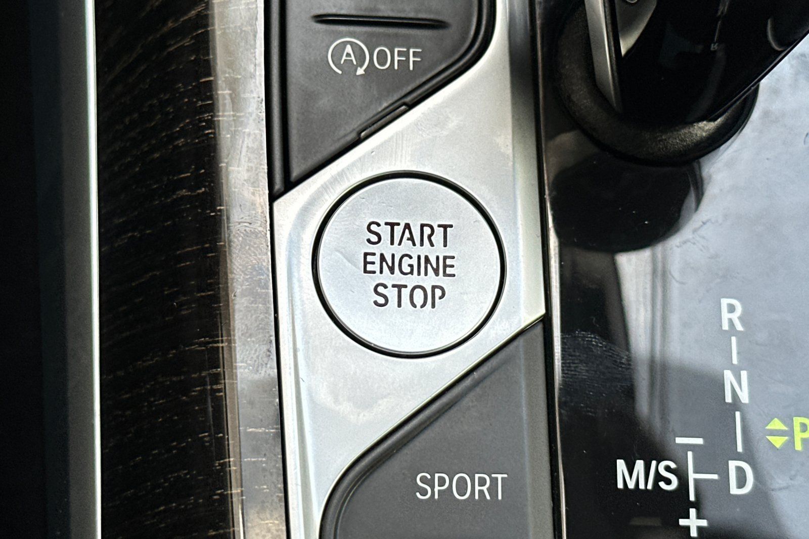 2021 BMW 3 Series 330e - Photo 26