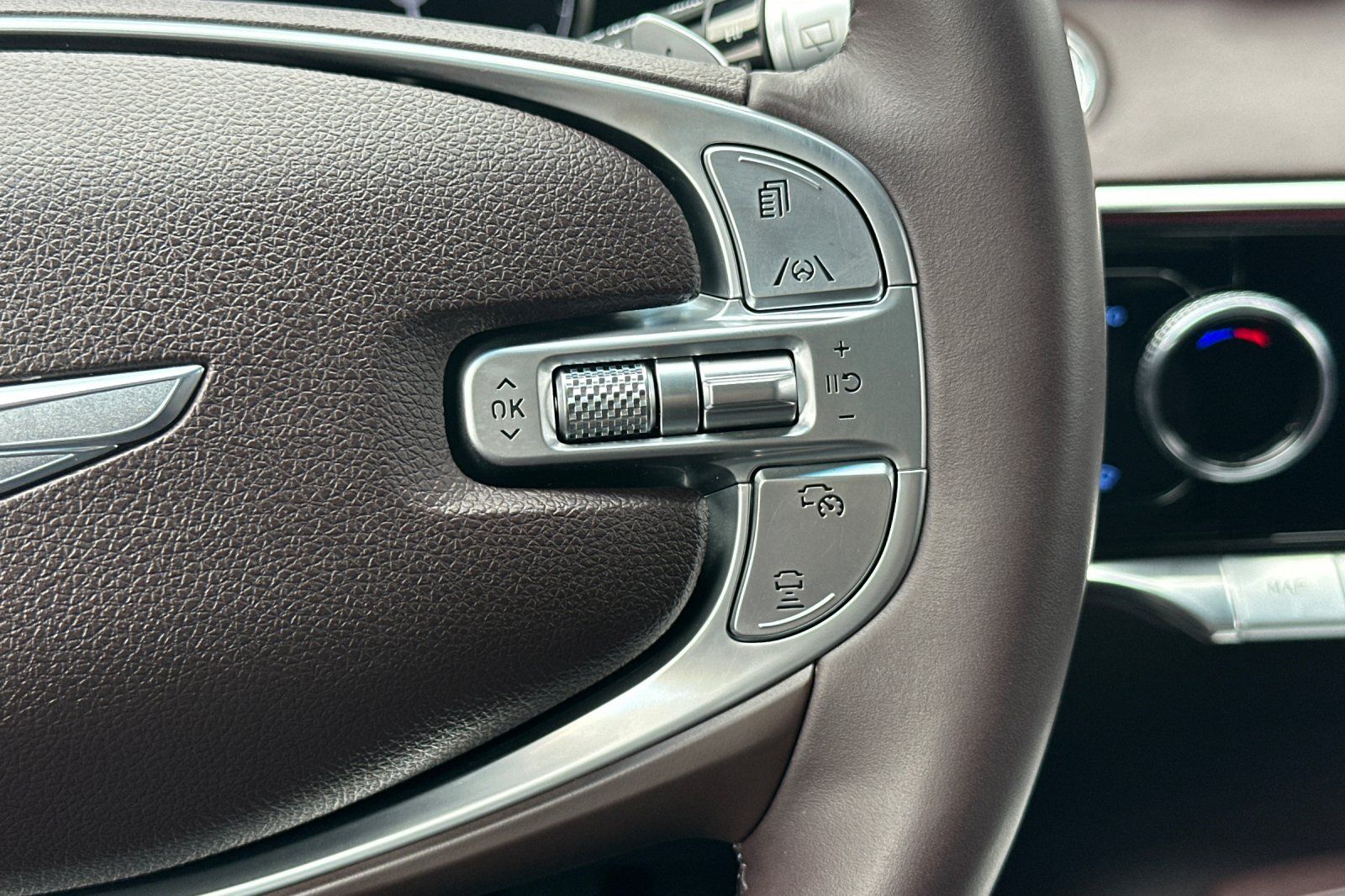2023 GENESIS GV70 Standard - Photo 31