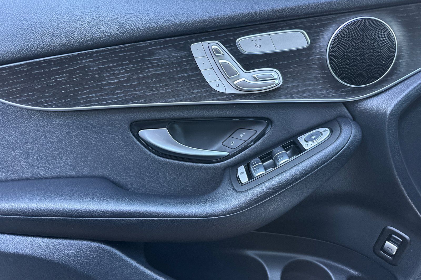 2020 Mercedes-Benz GLC GLC300 - Photo 13