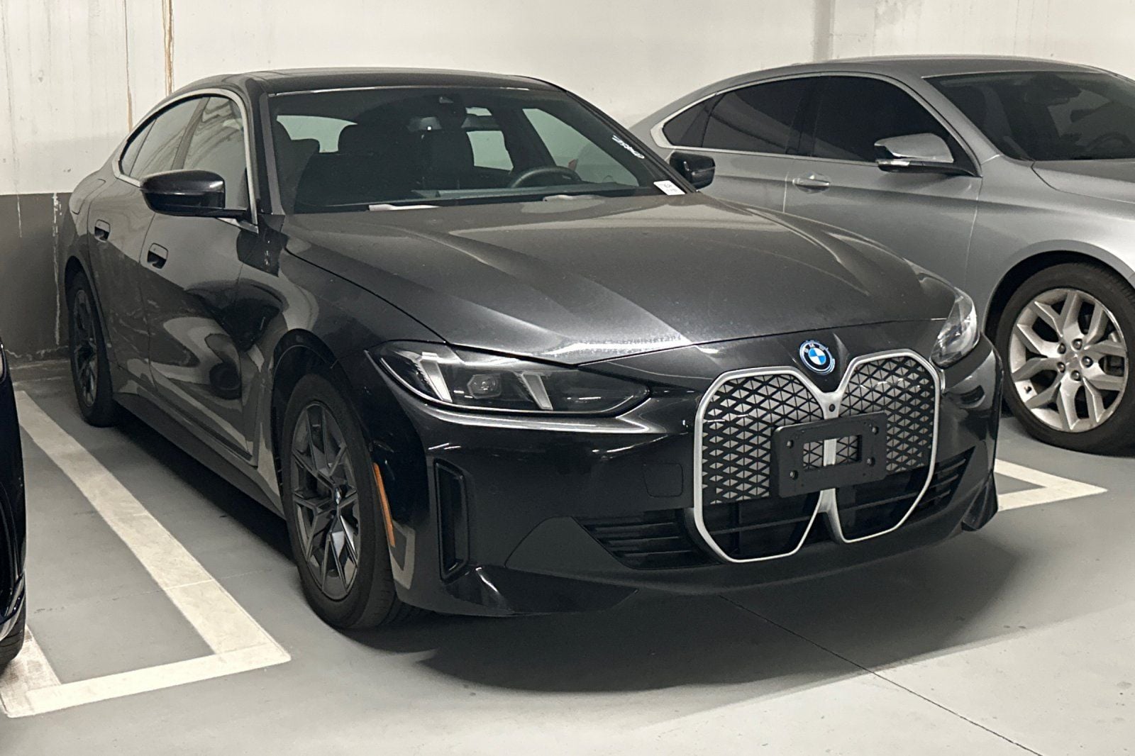 2025 BMW i4 xDrive40 photo 2