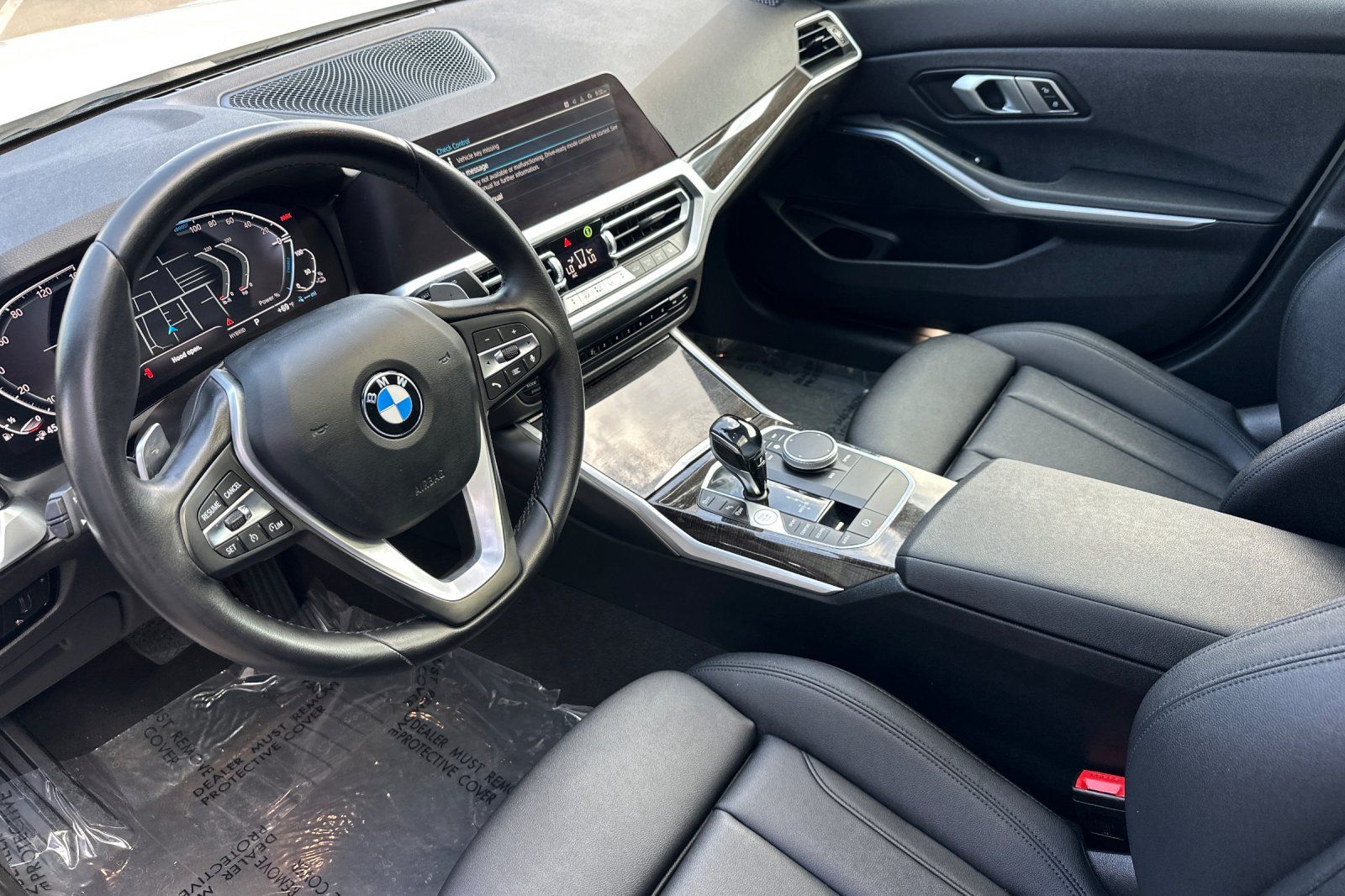 2021 BMW 3 Series 330e - Photo 11