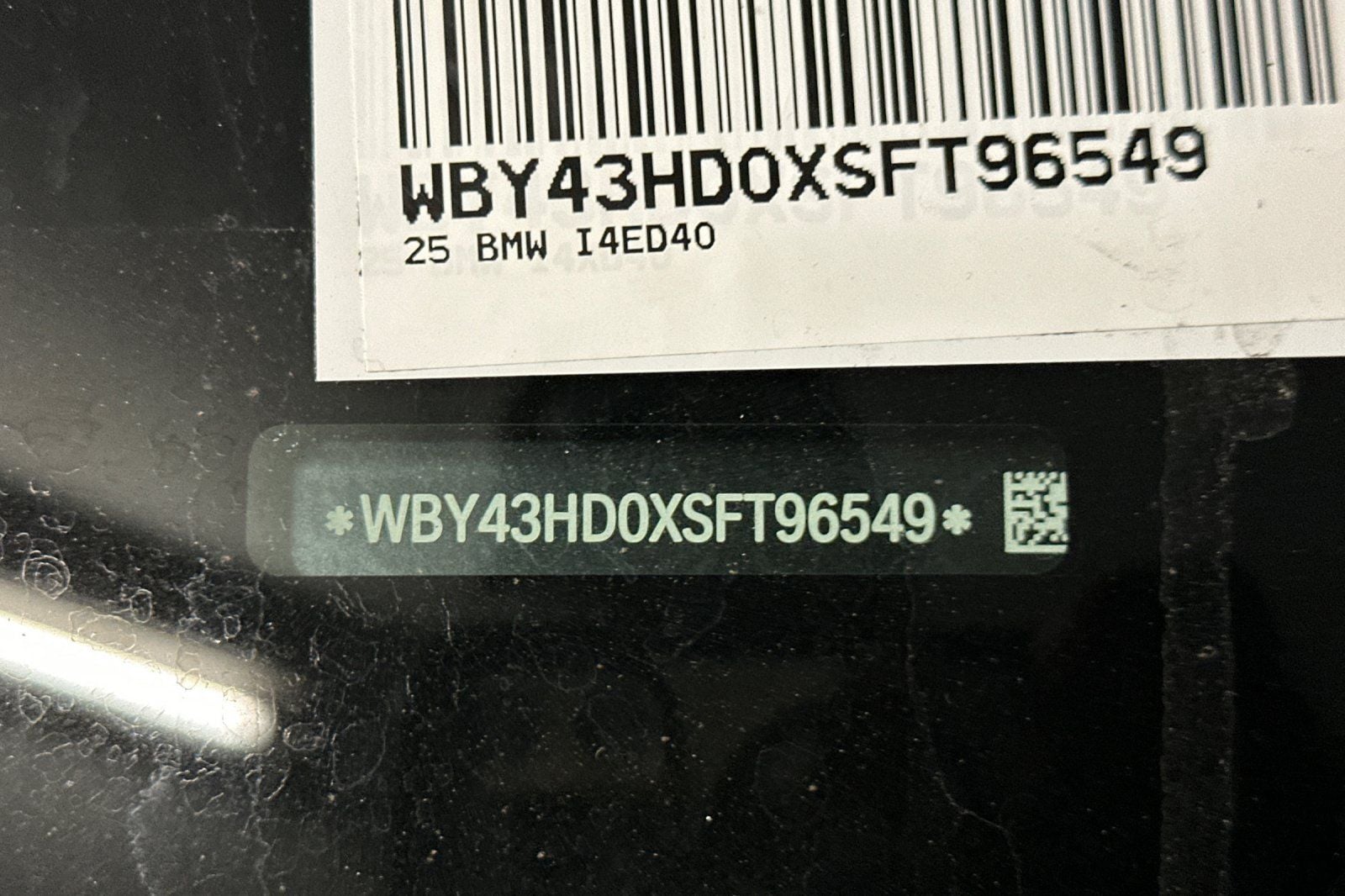 2025 BMW i4 xDrive40 photo 3