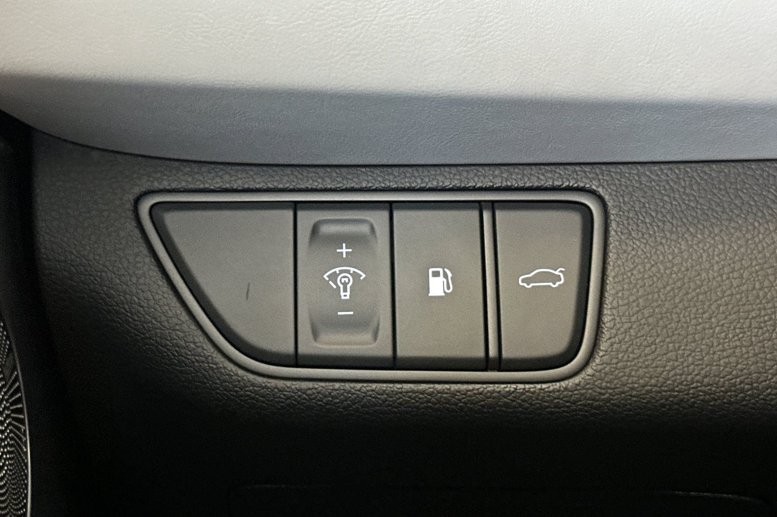 2023 GENESIS G70 Standard - Photo 35